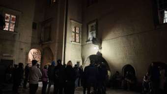 Kliknij i zobacz foto dziedziniec.jpg w powiększeniu