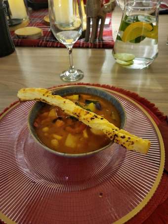 Kliknij i zobacz foto talerz-zupa.jpg w powiększeniu